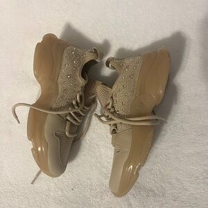 Women Steve Madden “Lesly” Sneakers Beige/Nude size 7